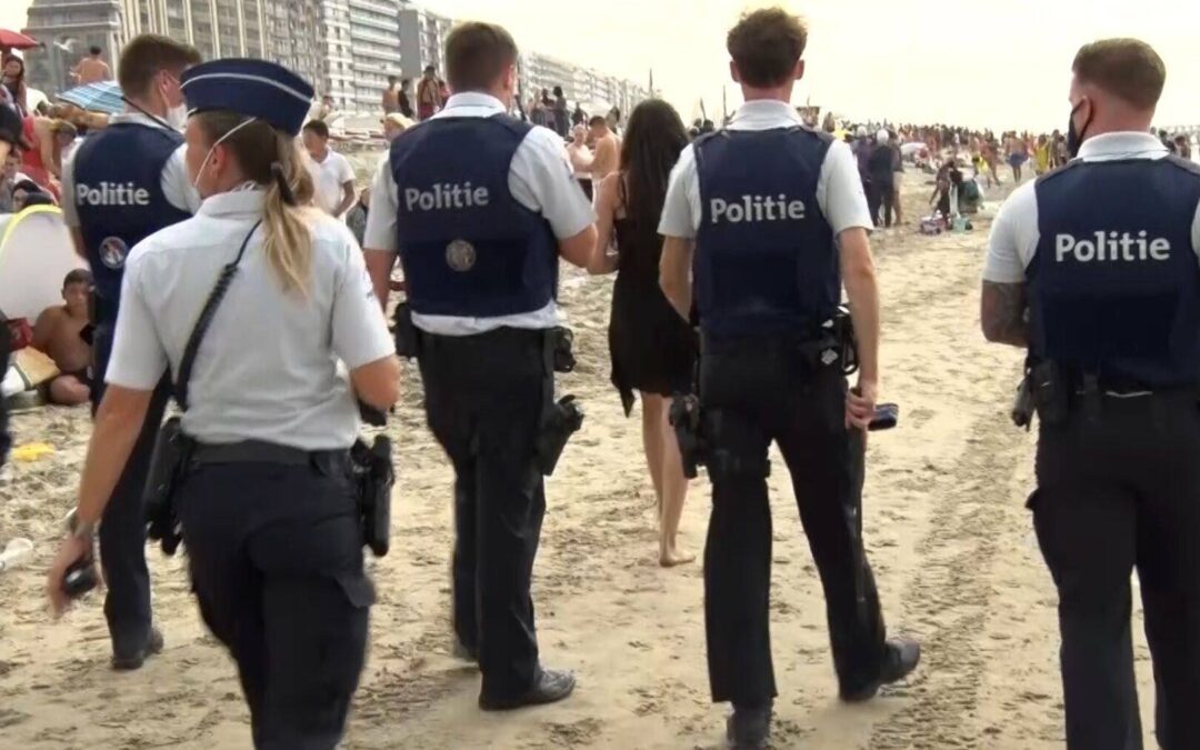 La police à la plage