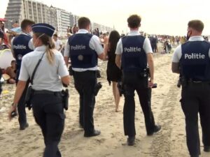 La police à la plage