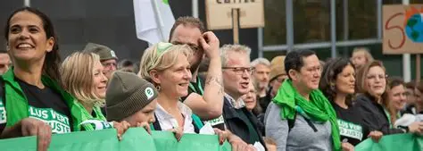 Les Écolos sont des gauchistes Les Écolos sont des gauchistes