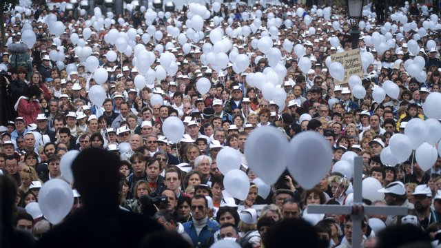 La marche blanche dans les rues de Bruxelles en 1996 durant l'Affaire Dutroux