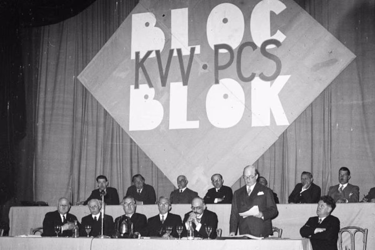 Le logo du parti Catholique lors d'un meeting