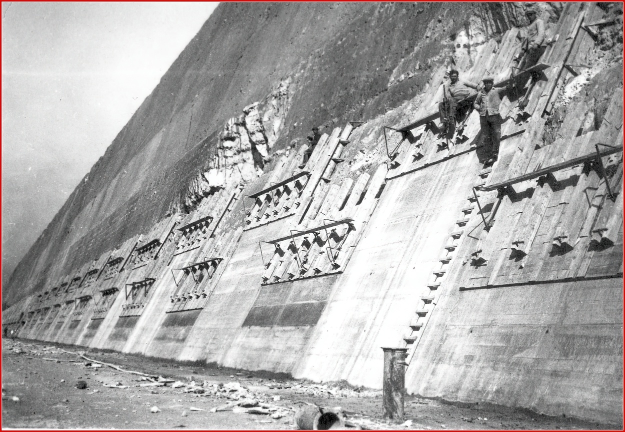 La construction du Canal Adalbert qui se nomme dans notre réalité le Canal Albert.