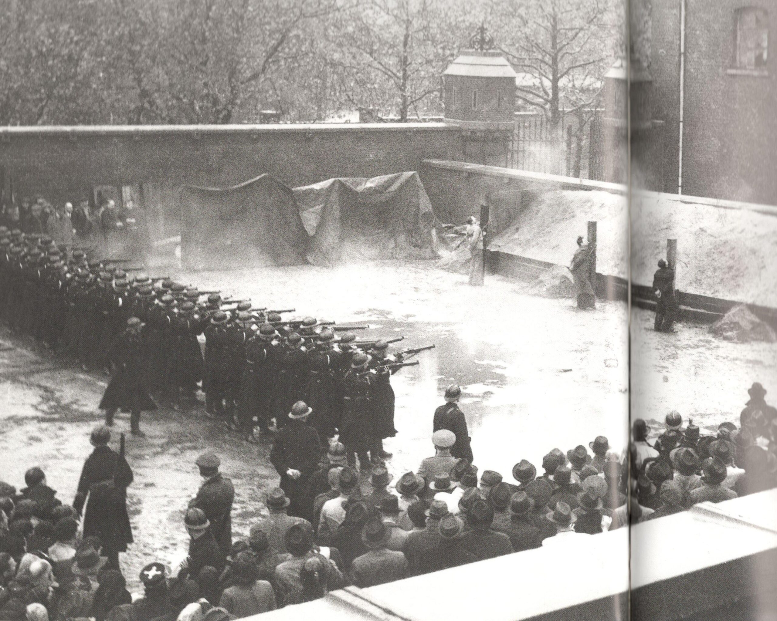 Image à l'époque de personnes condamnées à mort par la Justice belge et fusillées.